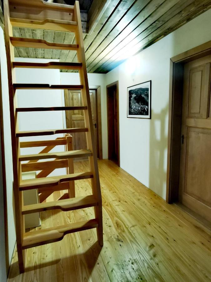 Chalupa Modrin Horní Maršov Buitenkant foto